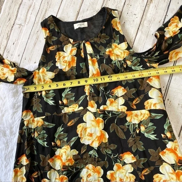 Umgee Cold Shoulder Floral Dress Size Small - Picture 4 of 8